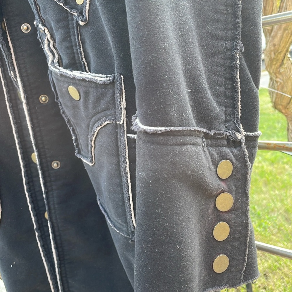 Coat - Picture 5 of 9